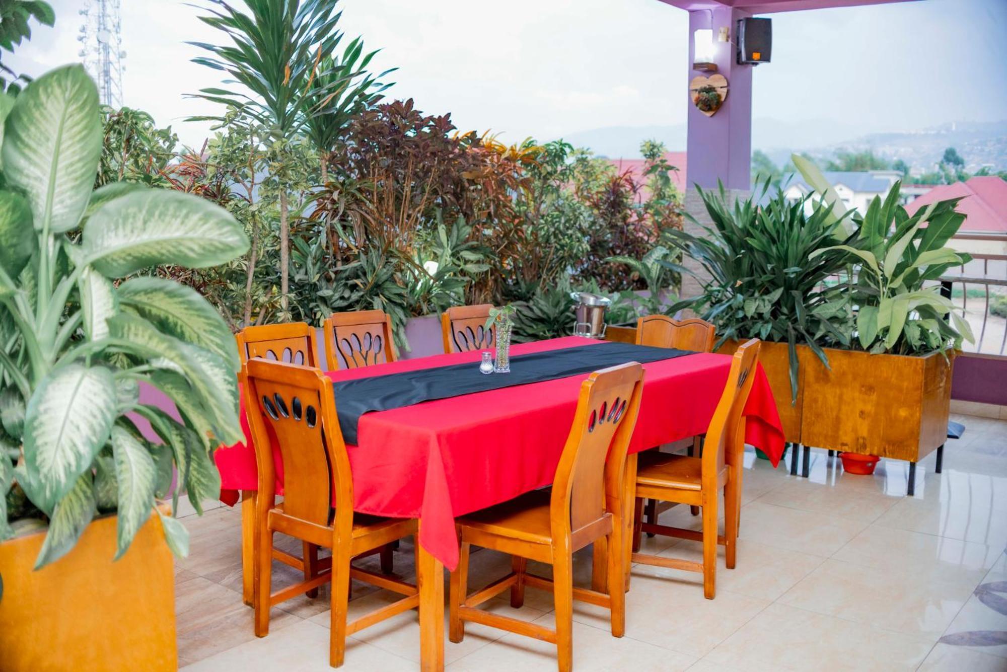 Tigers'S Apartment Hotel Bujumbura Exteriér fotografie